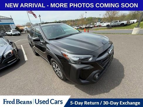 Used 2023 Subaru Outback Premium image 8