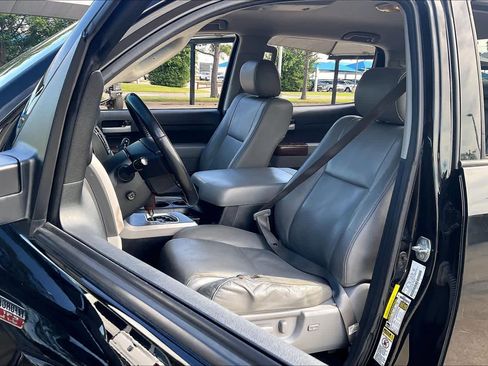 Used 2012 Toyota Tundra Limited w/ Memory Pkg AWD/4WD image 7