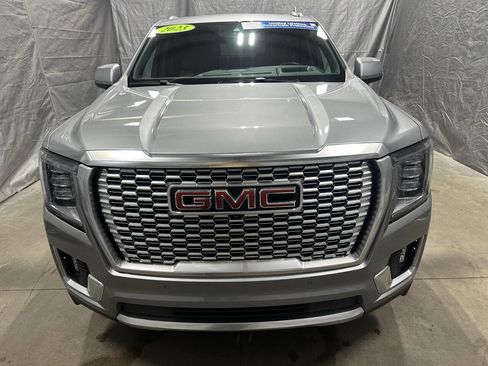 Used 2023 GMC Yukon Denali w/ Denali Reserve Package image 2