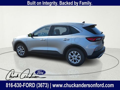 Used 2024 Ford Escape Active w/ Cold Weather Package FWD image 5