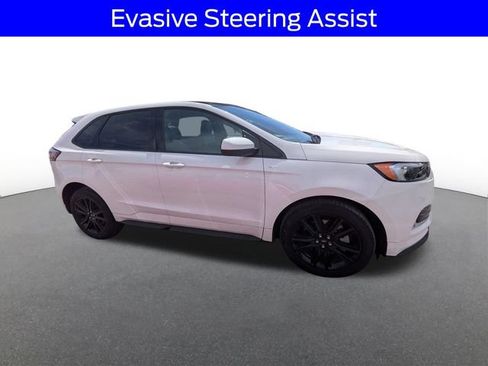 Used 2022 Ford Edge ST-Line w/ Class II Trailer Tow Package AWD/4WD image 6
