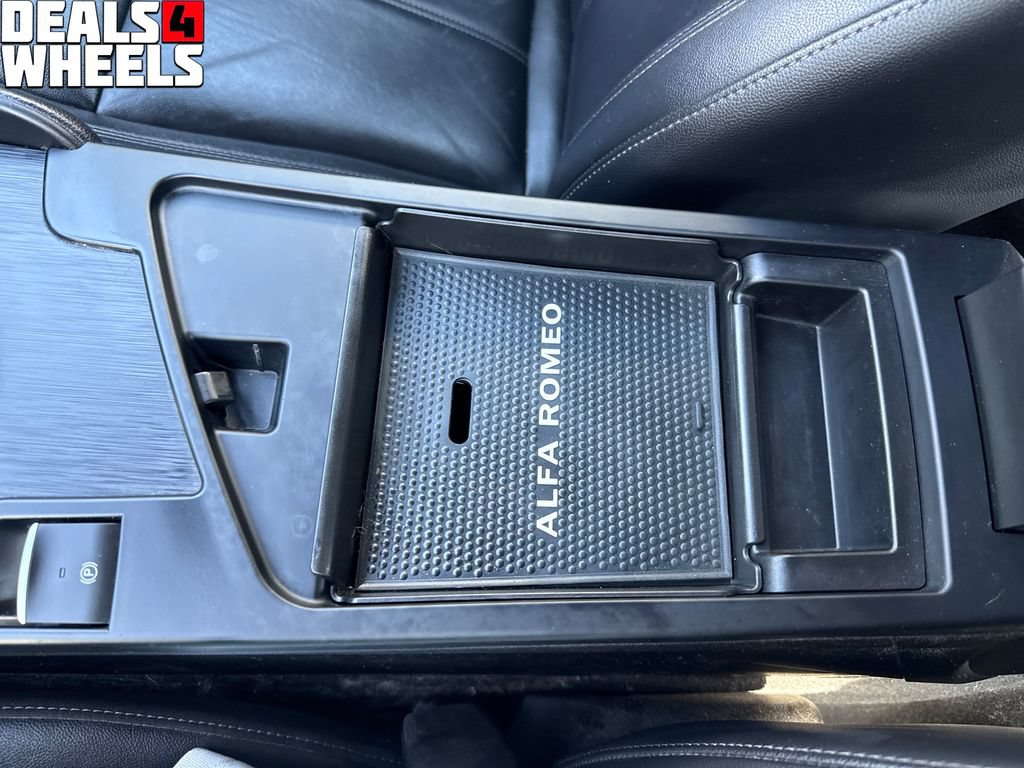 Used 2018 Alfa Romeo Giulia AWD image 39