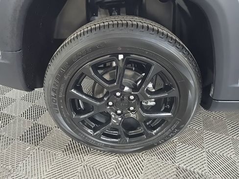 Used 2023 Jeep Compass Altitude image 13