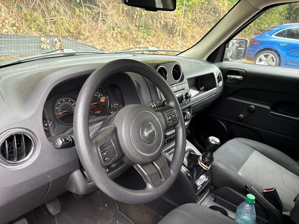 Used 2016 Jeep Patriot Sport FWD image 19