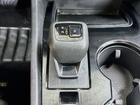 Used 2025 Nissan Rogue SV FWD image 24