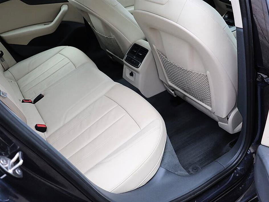 Used 2018 Audi A4 2.0T Ultra Premium w/ Convenience Package FWD image 13