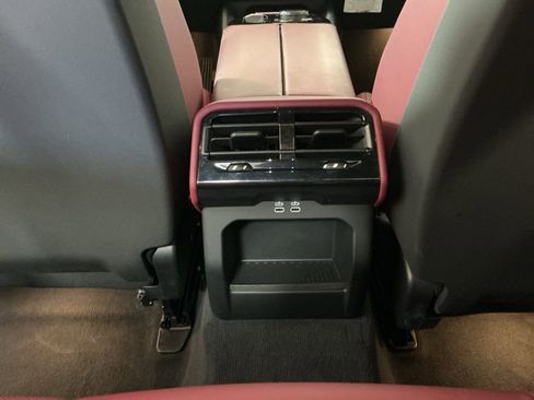 Certified 2025 BMW 530i w/ Premium Package image 27