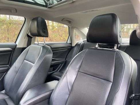 Used 2019 Volkswagen Jetta SE image 36