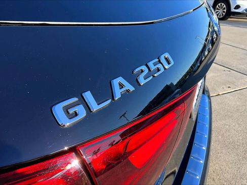 Used 2025 Mercedes-Benz GLA 250 image 9