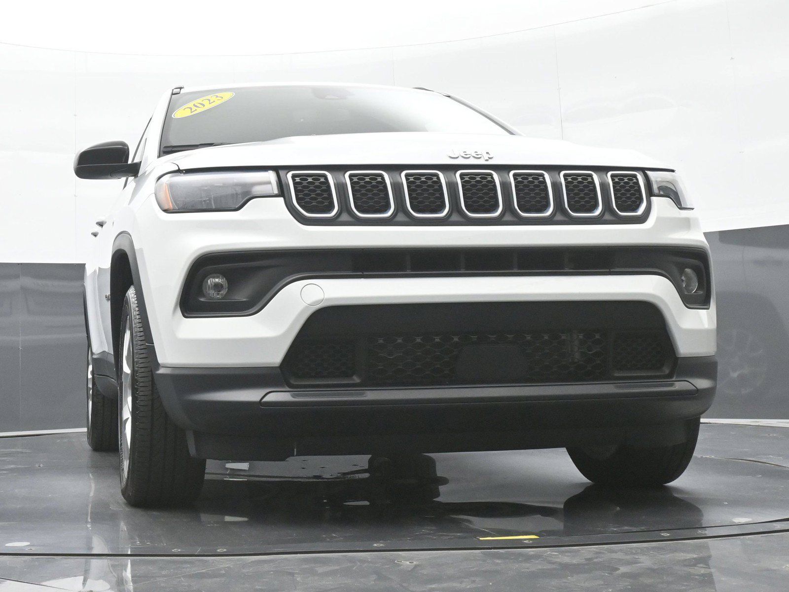 Used 2023 Jeep Compass Latitude AWD/4WD image 42