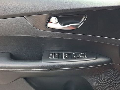 Certified 2021 Kia Forte GT-Line FWD image 12