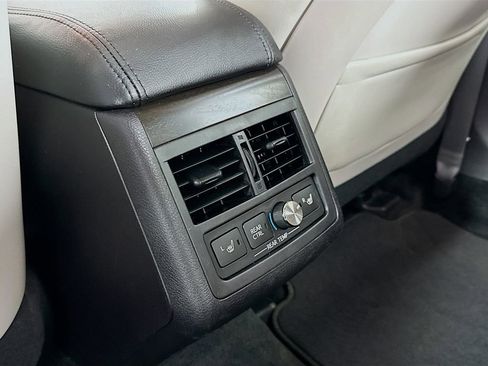 Used 2018 Toyota Avalon Limited w/ Protection Package image 28