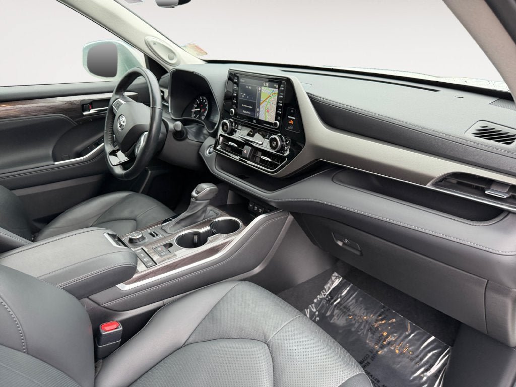 Used 2021 Toyota Highlander Limited AWD/4WD image 26