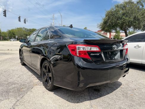 Used 2012 Toyota Camry SE FWD image 3