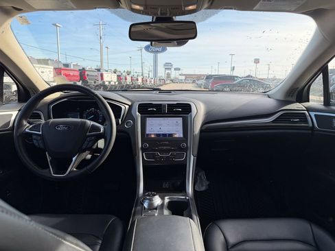 Used 2020 Ford Fusion SEL image 28