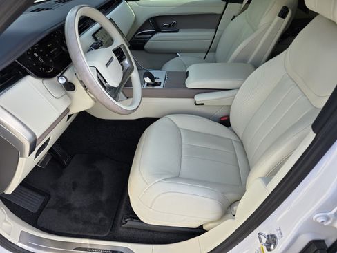 Certified 2025 Land Rover Range Rover Autobiography AWD/4WD image 10