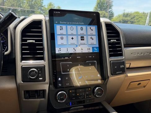 Used 2019 Ford F250 Lariat w/ Lariat Value Package AWD/4WD image 17
