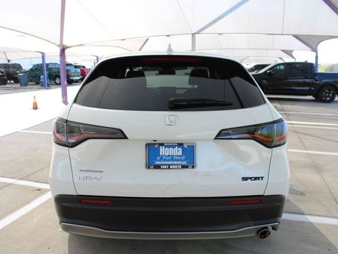 Used 2023 Honda HR-V Sport image 4