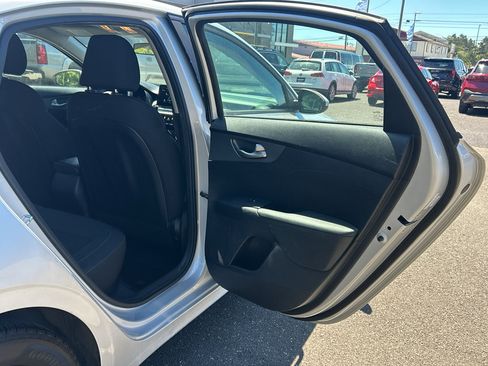 Used 2019 Kia Forte LXS FWD image 29
