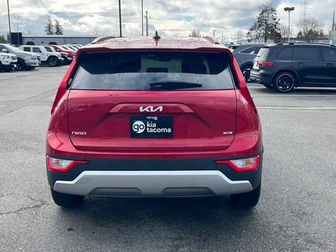 Certified 2024 Kia Niro EX image 10