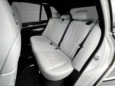 Used 2018 BMW X5 M AWD/4WD image 21