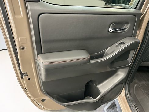 Used 2023 Nissan Frontier PRO-4X w/ Technology Package image 27