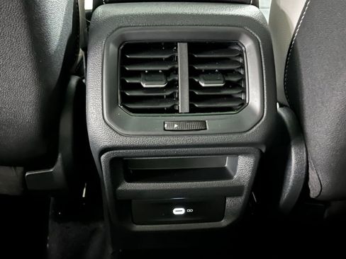 New 2025 Volkswagen Taos SE image 23