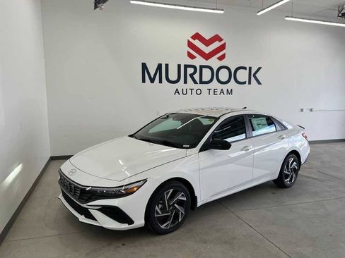 Certified 2025 Hyundai Elantra SEL FWD image 1