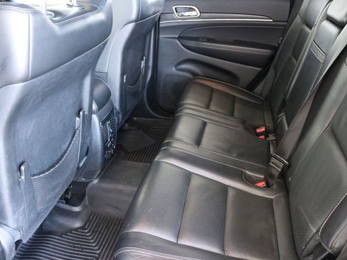 Used 2017 Jeep Grand Cherokee Limited w/ Luxury Group II image 24