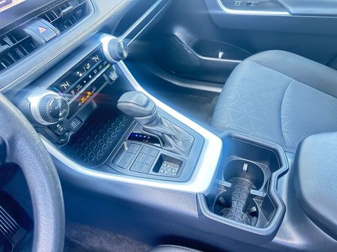 Used 2025 Toyota RAV4 XLE image 41