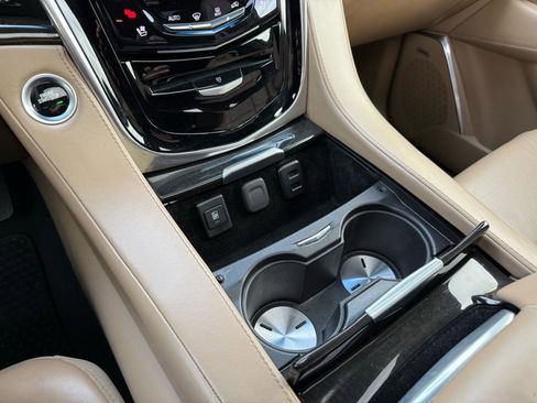 Used 2019 Cadillac Escalade Platinum image 24