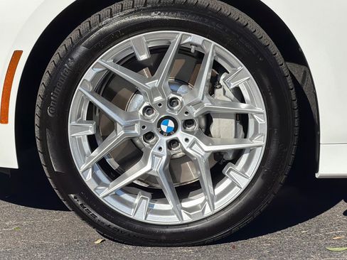 Used 2025 BMW 330i Sedan w/ Premium Package RWD image 37