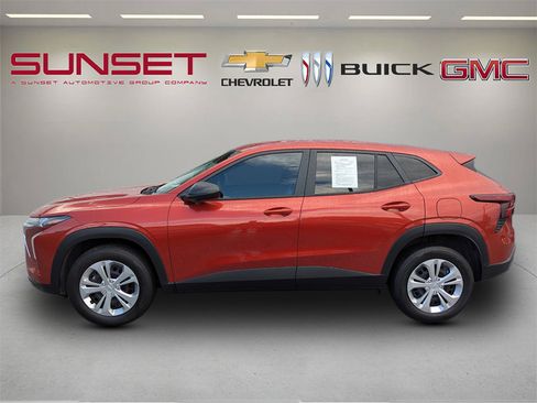 Certified 2024 Chevrolet Trax LS FWD image 4
