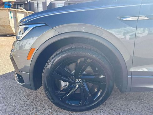 Used 2024 Volkswagen Tiguan SE R-Line image 5