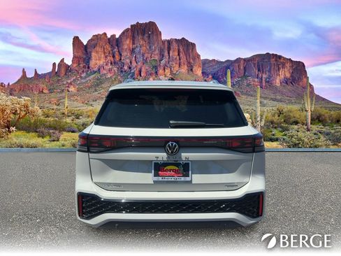 New 2026 Volkswagen Tiguan SEL R-Line AWD/4WD image 7