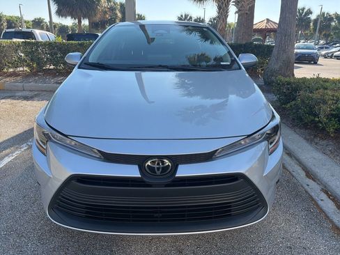 Used 2024 Toyota Corolla LE image 2