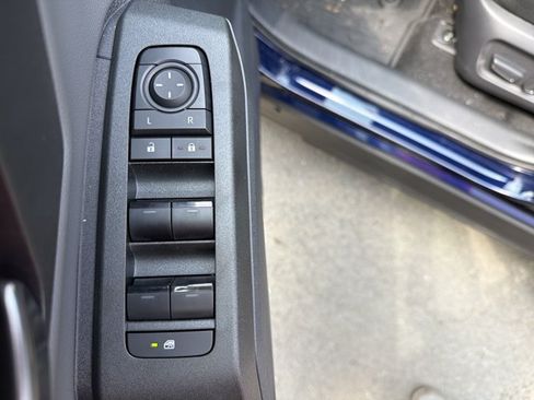 Used 2026 Toyota RAV4 SE w/ Convenience Package AWD/4WD image 11