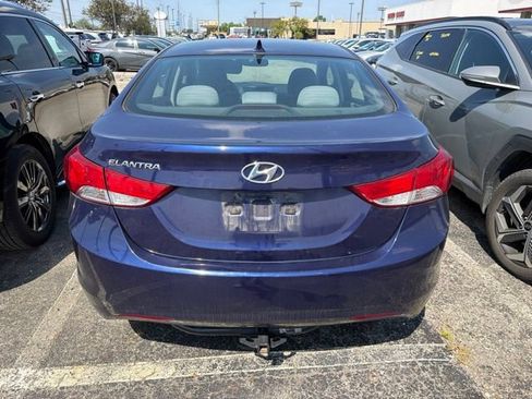 Used 2013 Hyundai Elantra GLS w/ Preferred Pkg FWD image 3