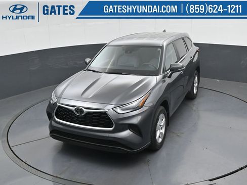 Used 2023 Toyota Highlander L FWD image 51