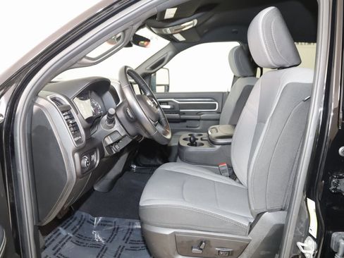 Used 2024 RAM 2500 Big Horn w/ Bed Utility Group image 9