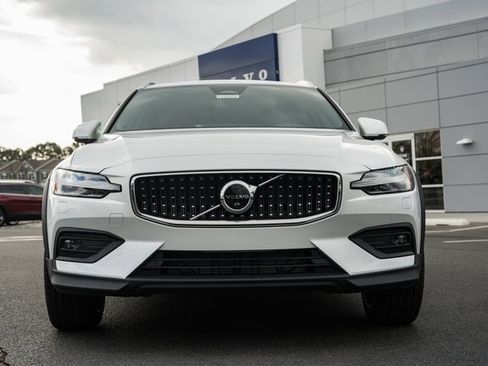 New 2026 Volvo V60 B5 Cross Country Plus w/ Protection Package Premier image 2