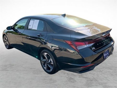 Certified 2023 Hyundai Elantra SEL w/ Convenience Package FWD image 5