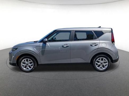 Used 2025 Kia Soul LX w/ LX Technology Package FWD image 8