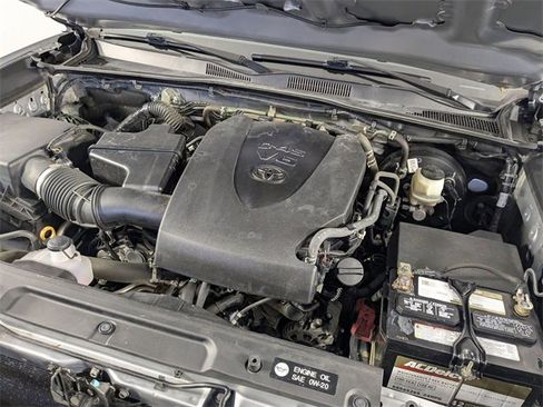 Used 2018 Toyota Tacoma SR5 image 30