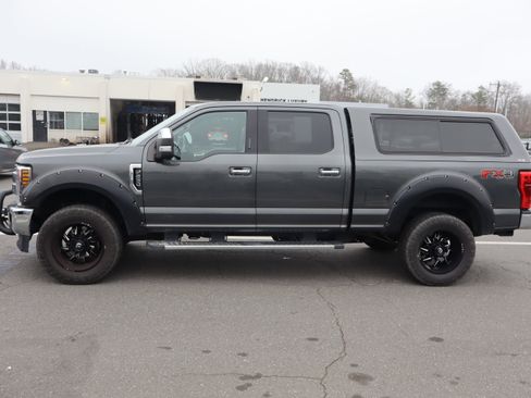 Used 2019 Ford F250 Lariat w/ Chrome Package image 7