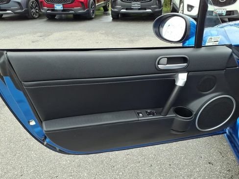 Used 2006 MAZDA MX-5 Miata Grand Touring RWD image 11
