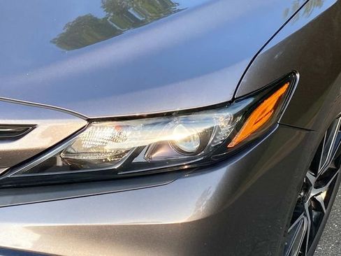 Used 2021 Toyota Camry SE AWD/4WD image 5