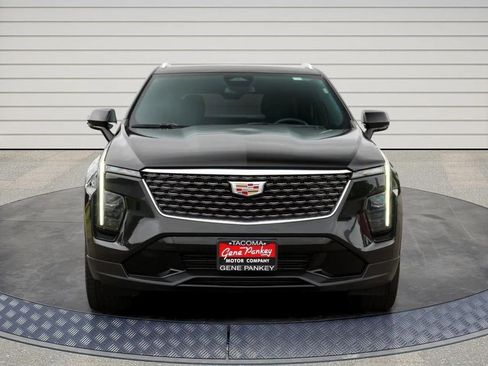 Used 2024 Cadillac XT4 Premium Luxury AWD/4WD image 2
