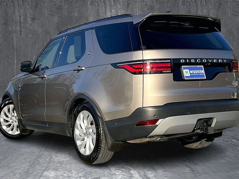 Certified 2025 Land Rover Discovery S image 4