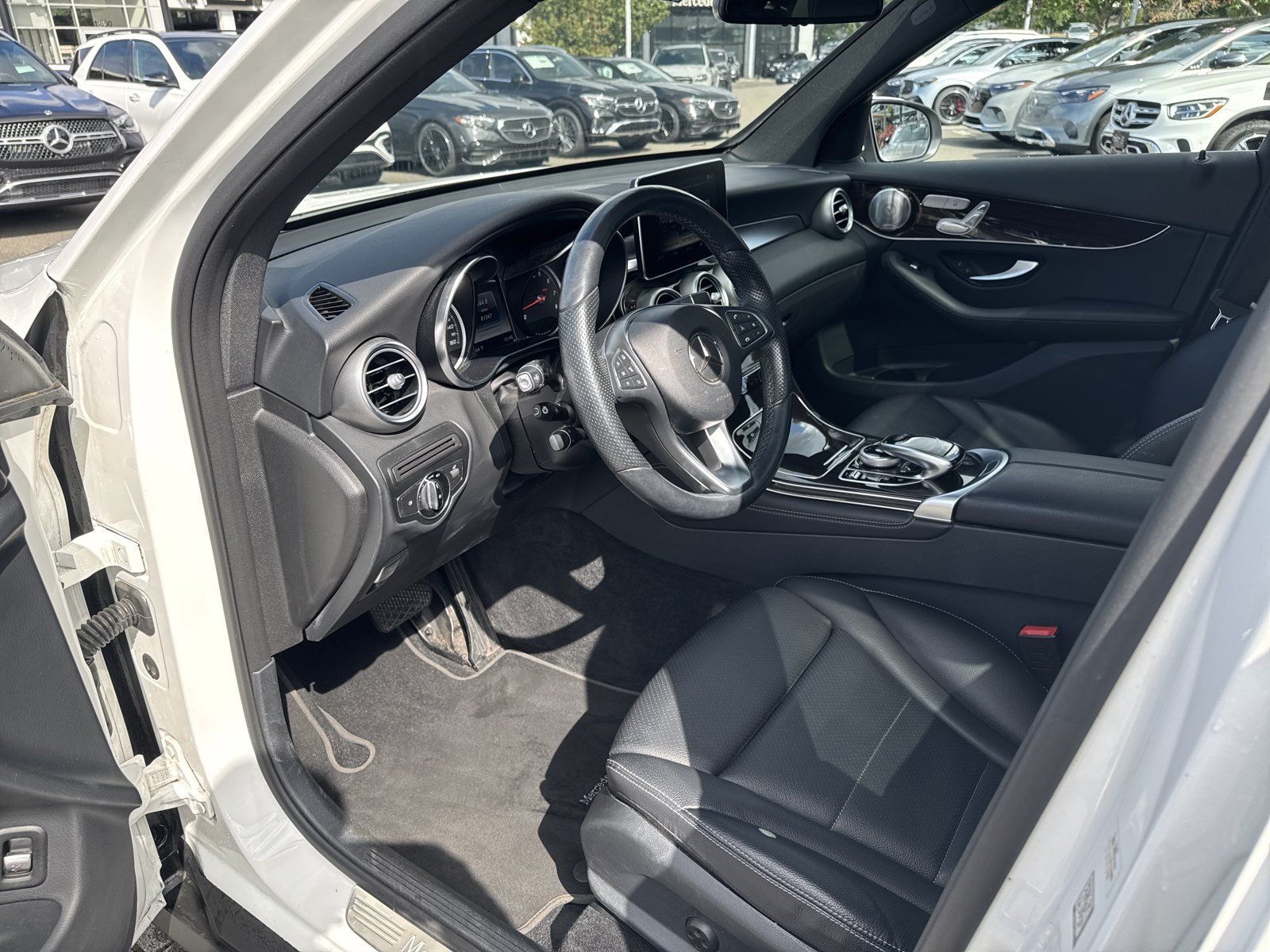 Used 2017 Mercedes-Benz GLC 300 4MATIC image 17